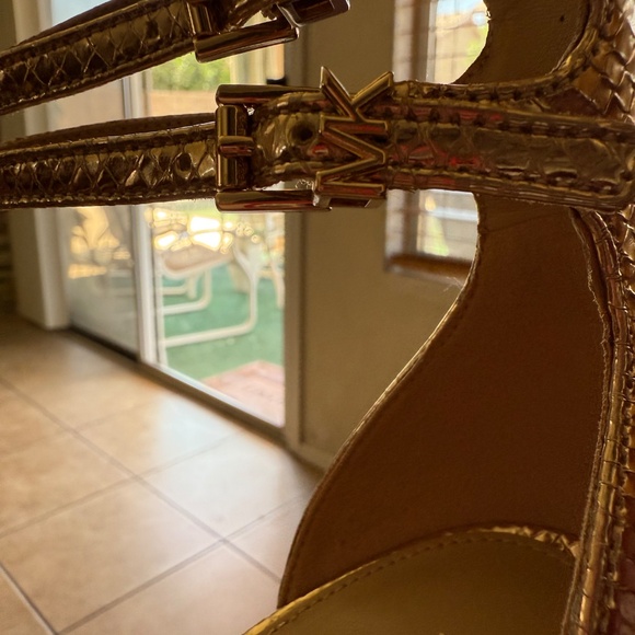 Michael Kors Martina Gold Metallic Snake Embossed Heels SZ Various Orig. $195 - Picture 10 of 16